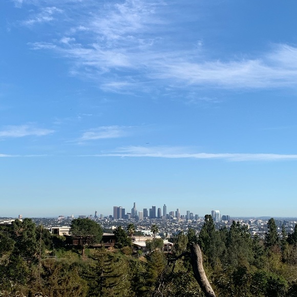 Meet your Posher, Claudia - Picture 1 of 1